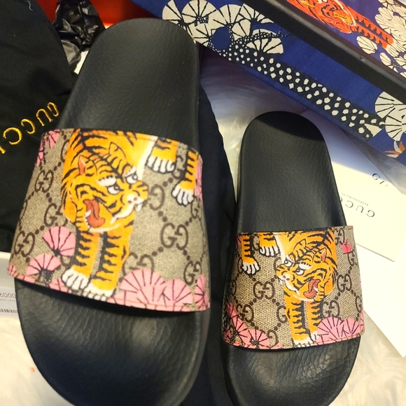 Authentic Gucci Slides - Picture 2 of 7